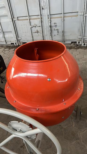 курой: Бетономешалка Гравитационная, Средняя (150 - 300 л), Новый — 4