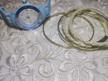 Qol saatları: Qol saatı — 3