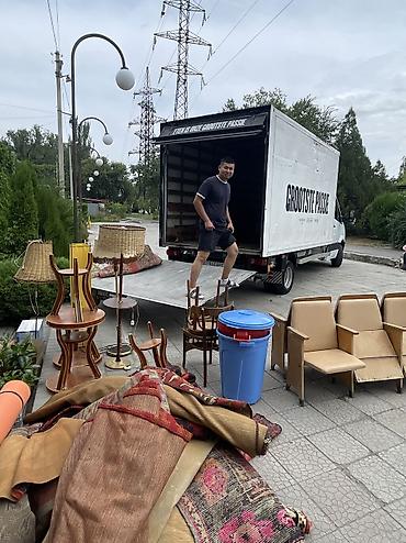Буйрутма берүү Мерседес Гигант, Көчүү, Жүк ташуучу жумушчусу менен