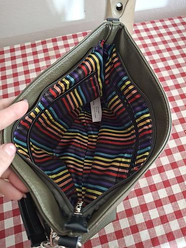 Torbe: Torba preko ramena – maslinasto zelena, sa šarenom prugastom postavom — 6