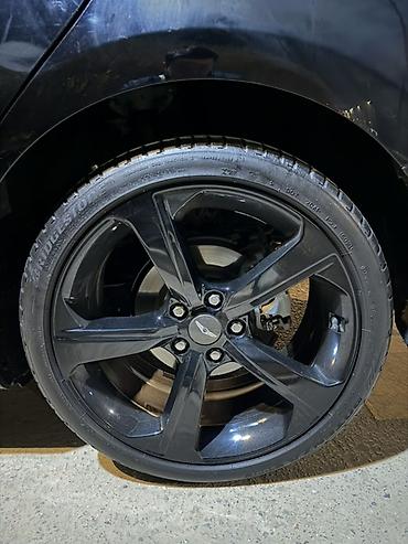 41 5: Колёса в сборе: литые диски с шинами Bridgestone Перед 225/40/R19 Зад — 3