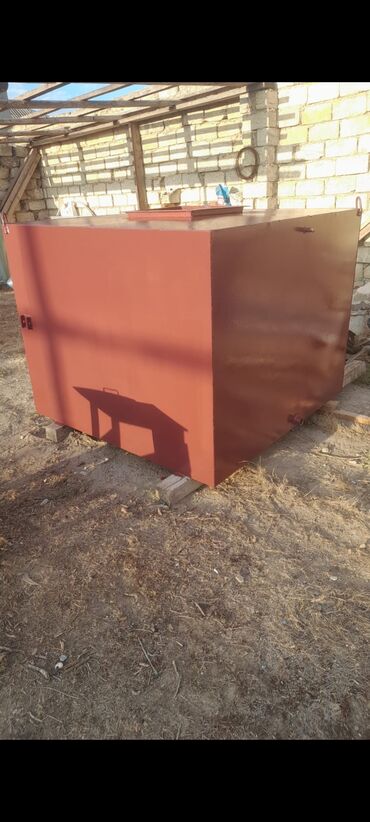 Baklar və çənlər: Bak, Metal, 5000 l l, İşlənmiş, Ödənişli çatdırılma, Ünvandan götürmə — 8