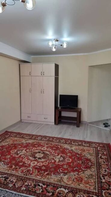 продаю квартиру малосемейку: 1 комната, 47 м², Малосемейка, 2 этаж, Косметический ремонт
