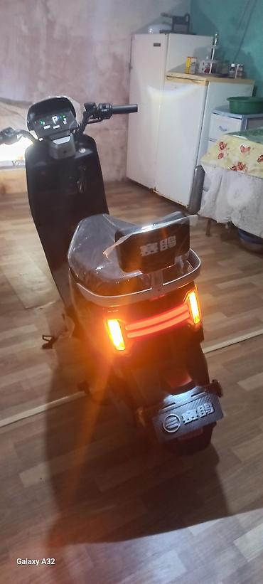 Mopedlər,skuterlər: Elektrik skuter - Şəhər daxili hərəkət üçün kompakt və səssiz — 8