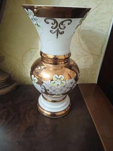 Vazalar: Bir vaza — 2