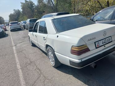автомобили пасат: Mercedes-Benz W124: 1989 г., 2.3 л, Механика, Бензин, Седан