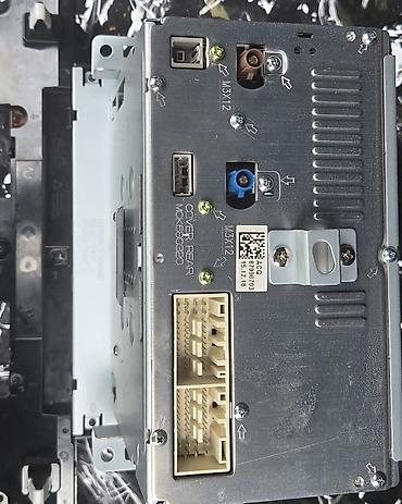 hyundai manitor: Hyundai/Kia orijinal multimedia/naviqasiya başlığı (head unit) Model — 4