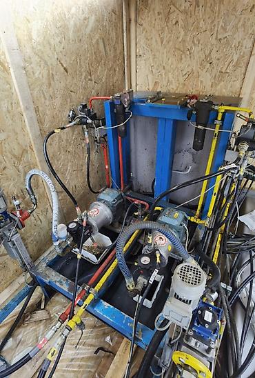 Ostali alati i mašine: MAŠINA ZA IZLIVANJE PUR-a (kablovi) Prodajem mašinu za izlivanje — 4