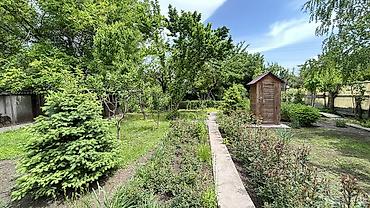Продажа коттеджей и домов: Продается 4х комнатный дом на участке 8 сотках. Дом чистый, 1 санузел — 8