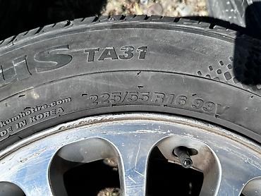 т 28 х4: Комплект из 4 легкосплавных дисков Mercedes с шинами Kumho Solus TA31 — 10