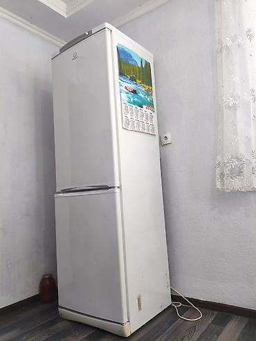 type 1: Холодильник Indesit, двухкамерный, с нижней морозильной камерой — 4