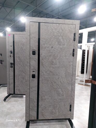 Giriş qapıları: Dəmir giriş qapıları – müasir dizayn və gücləndirilmiş təhlükəsizlik — 28