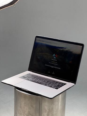 Ноутбуки Apple (MacBook): MacBook Pro 15" (2018) - Экран: Retina, разрешение 2880×1800 - — 1
