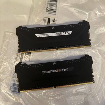 ram ddr 2: Operativ yaddaş (RAM) Corsair, 16 GB, 3600 Mhz, DDR4, PC üçün