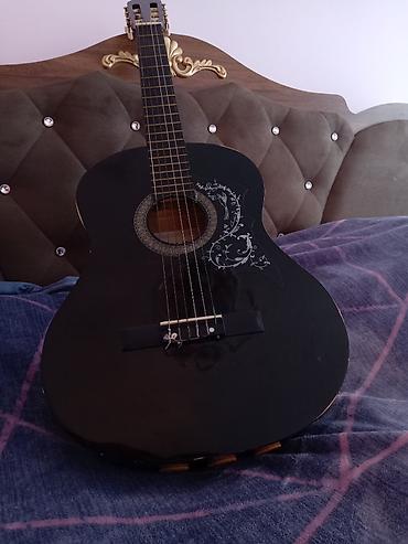 azeri sexsi: Salam. İkinci əl akustik gitara satıram normal vəziyyətdədi ən son — 3