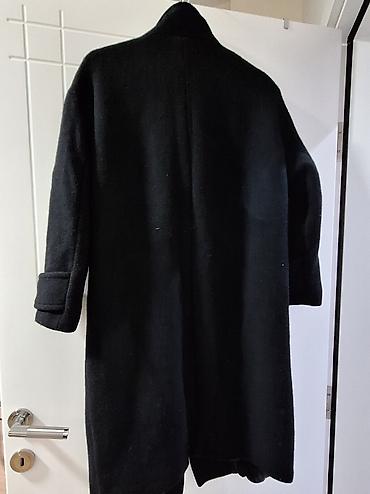 Kaputi: Zara vuneni kaput – crni, elegantan i topao. - Veličina: XS (odgovara — 8