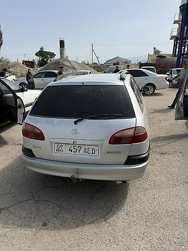 Унаа: Toyota Avensis: 2001 г., 1.8 л, Кол менен иштөөчү, Газ, Универсал — 4
