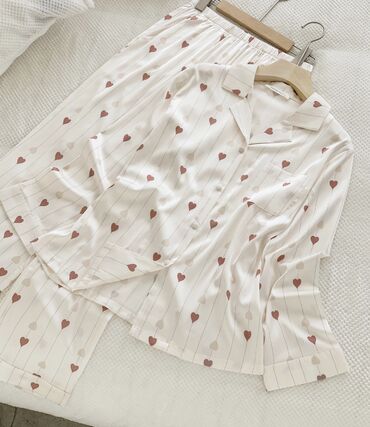 Одежда для дома и сна: Пижама, Атлас