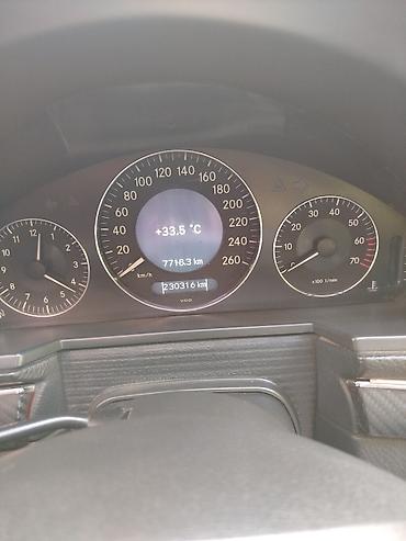 Mercedes-Benz: Mercedes-Benz E-Class: 2.4 l | 2002 il Sedan — 12