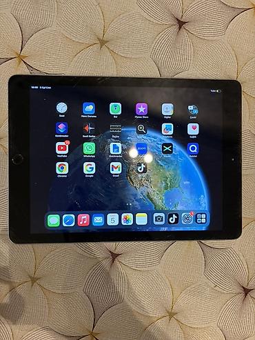 Apple iPad: Apple iPad planşet Xüsusiyyətlər: - Ekran: 9.7 düym Retina ekran — 4