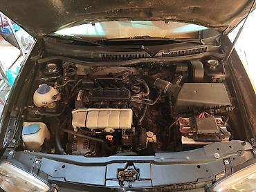 Volkswagen: Volkswagen Golf: 2002 г., 2 л, Ручные, Бензин, Хэтчбэк — 9