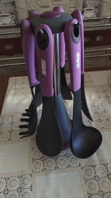 Digər süfrə qabları: Nahar dəsti .6 ədəd qabı var içərisində .cox az istifadə olunub — 12