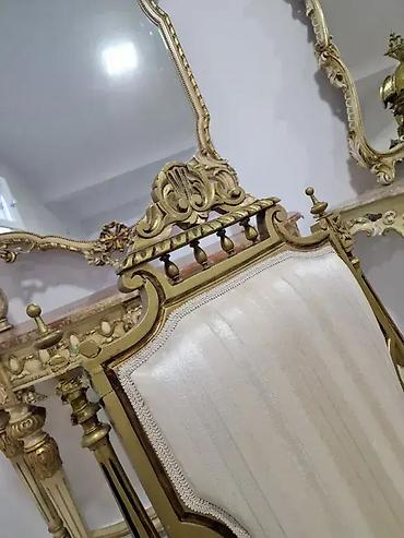 tabure krevet: Stilske fotelje u paru 🪑✨ Potrebno manje sređivanje. 🔧 Cena fotelje — 2