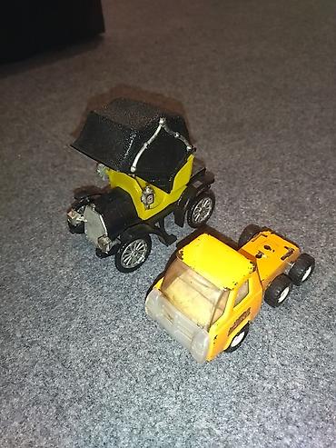 retro gramofon: Kolleksiya üçün iki ədəd die-cast oyuncaq avtomobil dəsti. - Sarı — 1