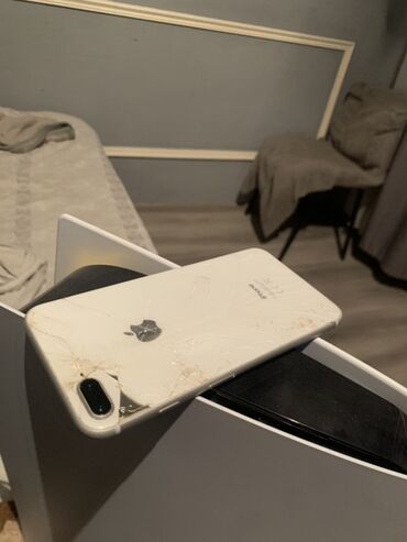 аифоны: IPhone 8 Plus, Белый