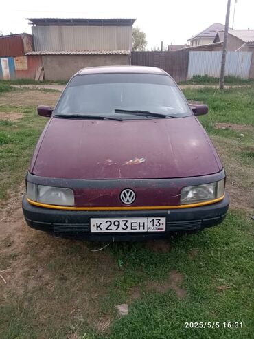 Volkswagen: Volkswagen Passat: 1992 г., 1.8 л, Механика, Бензин, Седан