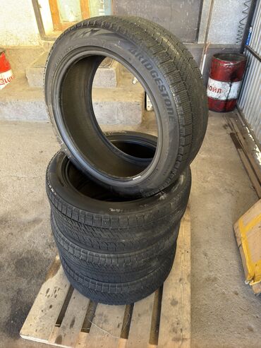 авто кж: Шины 245 / 45 / R 18, Зима, Б/у, Комплект, Легковые, Япония, Bridgestone