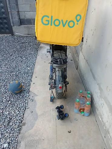 фонары: Электроскутер с багажными платформами и термосумкой Glovo - — 2