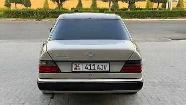 jac js6: Mercedes-Benz W124: 1993 г., 2 л, Механика, Бензин, Седан — 8
