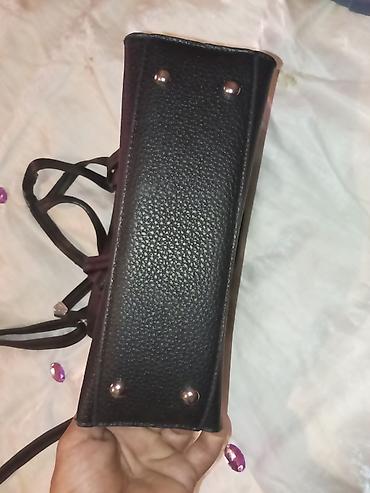 Çantalar: Emporio Armani qadın çantası - Rəng: qara - Material: toxumalı (dəri — 4