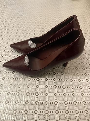 закрытые туфли: Qadın klassik tufli – bordo, laklı - Model: sivri burunlu, “pumps” — 2