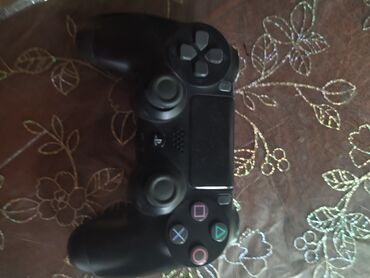 PS4 (Sony Playstation 4): Ps 4 pult her sey işləyir arginal a CLASS pultdur
