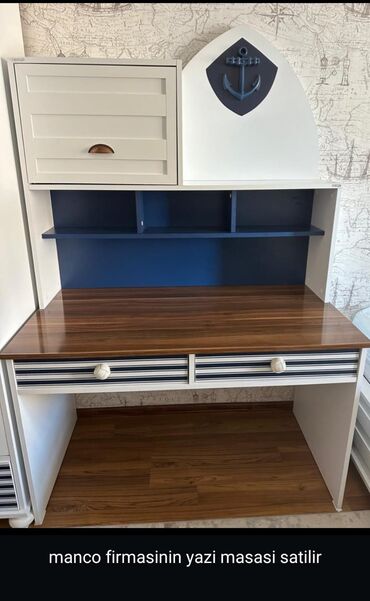 детские вещи от 0 до 1: Yazi masasi satilir 120 azn eni 1.60 uzun 1.60təxmini Elave masa var
