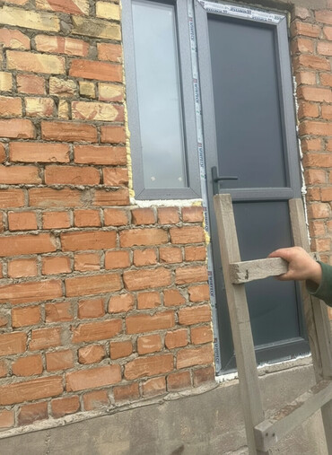 пластиковые панели пвх: Металлопластиковая дверь с остеклением и узкой боковой фрамугой -