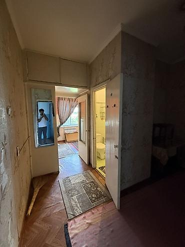 Кыймылсыз мүлк: Бир болмолуу батир сатылат ❗️ Ош шаары 📍 Авиагородок 17 5-этаж — 9