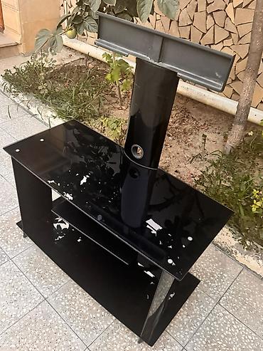 şüşə polka: Şüşə TV stendi və asqı sistemi - Rəng: parlaq qara - Material: qalın — 1