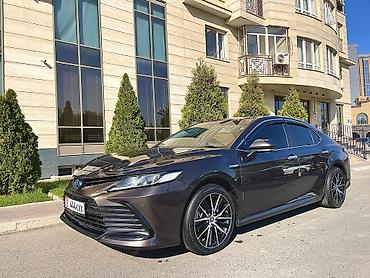 prius plus: Toyota Camry: 2022 г., 2.5 л, Вариатор, Гибрид, Седан — 2