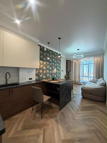Продажа квартир: 3 комнаты, 80 м², 7 этаж — 4