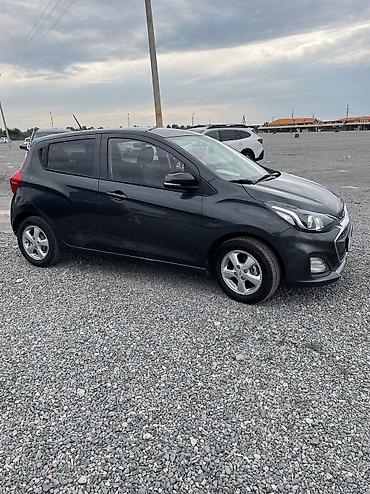 Транспорт: Chevrolet Spark: 2019 г., 1 л, Автомат, Бензин, Хэтчбэк — 1