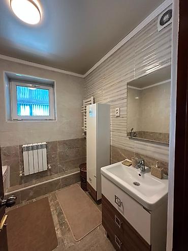 Продажа коттеджей и домов: 🏡 Продается просторный дом в престижном районе Кок-Жар 📍 Локация — 3
