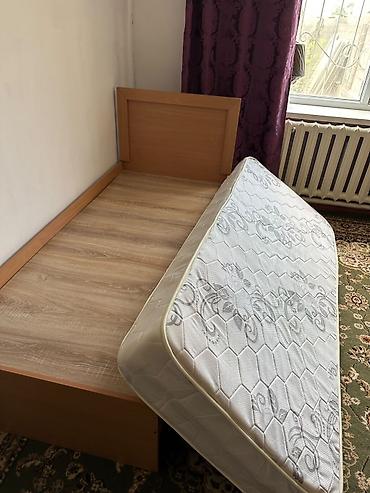 bunk bed: Односпальная кровать с матрасом. - Размер спального места — 3