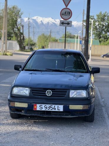 volkswagen vento машина: Volkswagen Vento: 1992 г., 1.8 л, Механика, Бензин, Седан