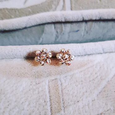 Sırğalar: Sırğa, Sarı qızıl, 585 Əyar, 1 g -da lalafo.az — 11 Sırğalar: Sırğa, Sarı qızıl, 585 Əyar, 1 g — 11