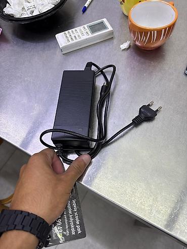 explore smart samokatları: Elektrikli skuter – şəhər daxili sürüş üçün yığcam və praktik — 4