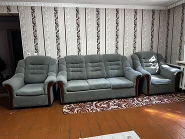 диван плюс два кресла: Цвет - Серый, Б/у