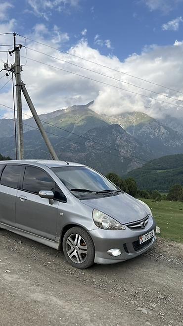 highlander 2020: Honda Fit: 2005 г., 1.3 л, Механика, Бензин, Хэтчбэк — 5